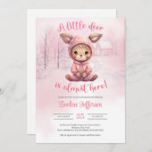 ピンクのスウェットシャツを着た小さな鹿が近くにいる 招待状 (正面/裏面)