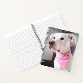 ピンクのスカーフを巻いたかわいい白い子犬の写真 ノートブック (内部)
