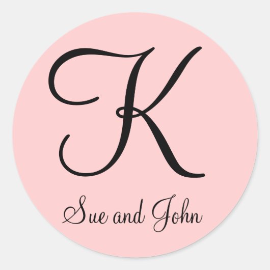 ピンクのステッカーの名と最後のイニシャルブラック ラウンドシール (正面)