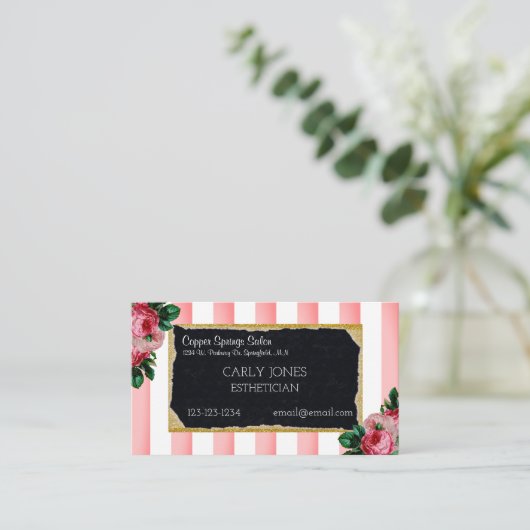 ピンクのストライプおよび花の名刺 予約カード (スタンド正面)