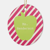 ピンクのストライプ及びAppleの緑の先生 セラミックオーナメント (左)