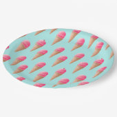 ピンクのストロベリーアイスクリームコーンパターン、青 ペーパープレート (アングル)