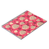 ピンクのストロベリーパターン:シームレスな甘いデザイン ノートブック (左側)