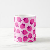 ピンクのストロベリーフィールド夏の自然フルーツイニシャル コーヒーマグカップ (中央)