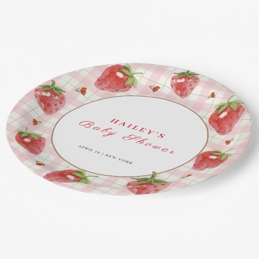 ピンクのストロベリーベリースウィートギンガムベビーシャワー ペーパープレート (アングル)
