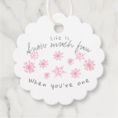 ピンクのスノーフレーク冬の誕生日メッセージカード フェイバータグ (正面)