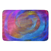 ピンクのスパイラルレインボー、レリーフ、 浮き彫りと汚れたストライプ バスマット (正面)