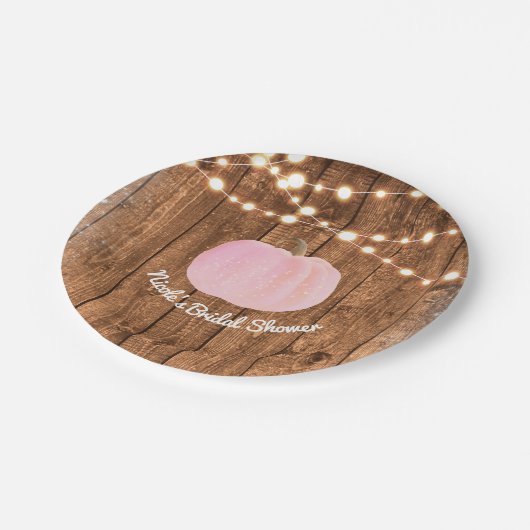 ピンクのスパークルカボチャ秋素朴の木のライト ペーパープレート (アングル)