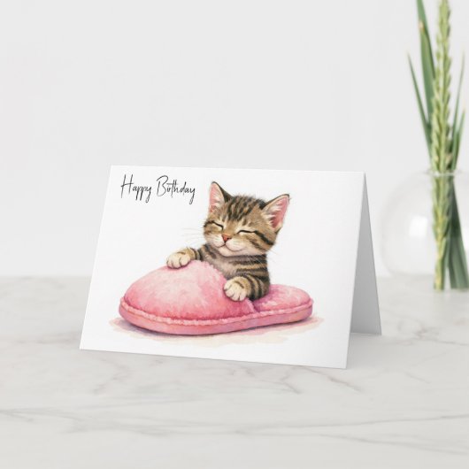 ピンクのスリッパで眠る誕生日の子猫 カード (正面)