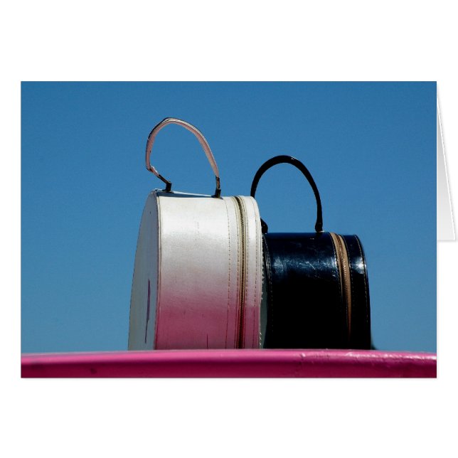 ピンクのスーツケース (正面横)