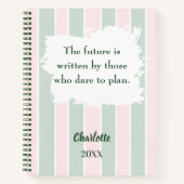 ピンクのセージ感動的グリーン引用文書ズ ノートブック (正面)