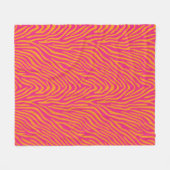 ピンクのゼブラストライプのの背景色の変更 フリースブランケット (正面(横))