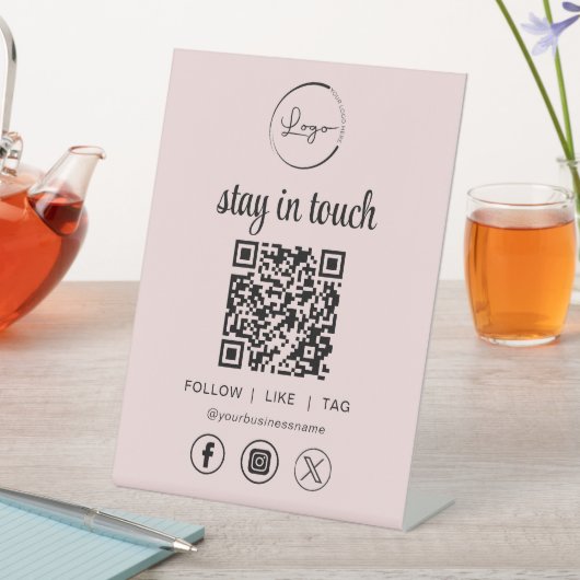 ピンクのソーシャルメディアQRコードのビジネスロゴ 台座サイン (インサイチュ)