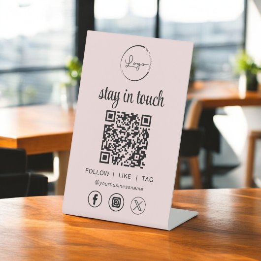 ピンクのソーシャルメディアQRコードのビジネスロゴ 台座サイン