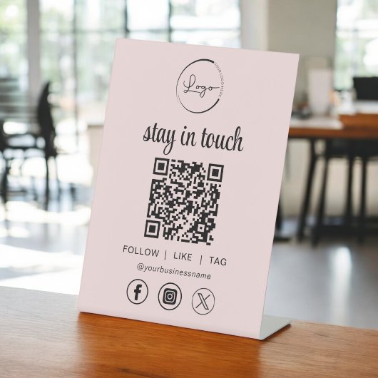 ピンクのソーシャルメディアQRコードのビジネスロゴ 台座サイン
