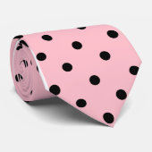 ピンクのタイのクラシックで黒い水玉模様パターン ネクタイ (ロール)