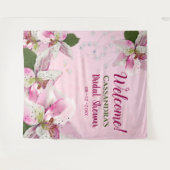 ピンクのタイガーリリー・パール・スプリング ブライダルシャワー タペストリー (正面(横))