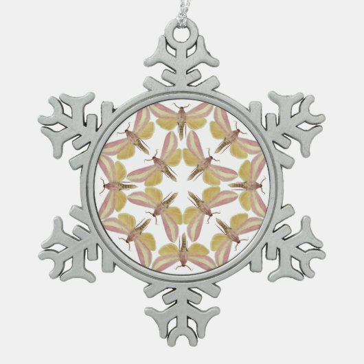 ピンクのタカガを持つ雪片のオーナメント スノーフレークピューターオーナメント (正面)