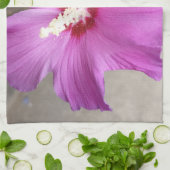 ピンクのタチアオイの花 キッチン タオル (折り畳み)