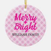 ピンクのタータンチェックメリークリスマスブライトファミリー名 セラミックオーナメント (正面)