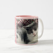 ピンクのダブルペットの写真と名前マグカップ ツートーンマグカップ (正面右)