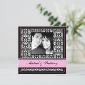 ピンクのダマスク ウェディングエンゲージメント アナウンスメント 案内状 (スタンド正面)