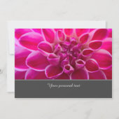 ピンクのダリアが描かれた魅惑的な招待状 招待状 (裏面)