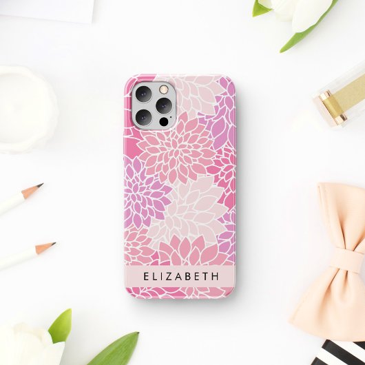 ピンクのダリアの花、花の模様、お名前 iPhone 16ケース