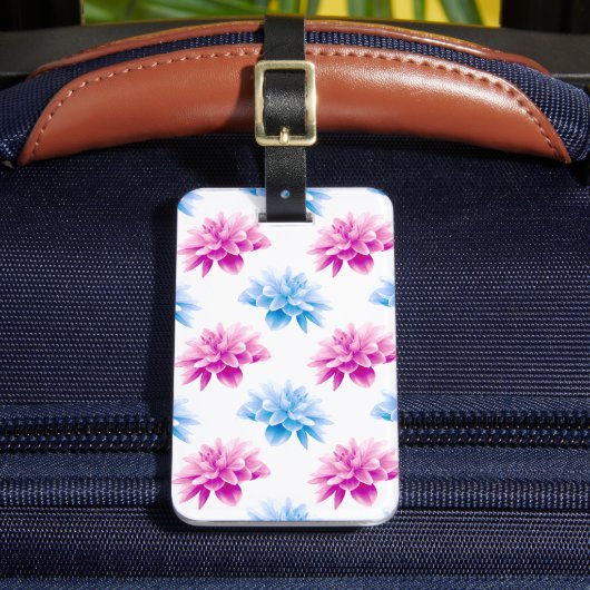 ピンクのダリア、ブルーダラ、花のパターン、花 ラゲッジタグ (正面インサイチュ2)