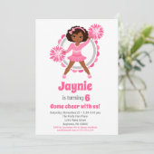 ピンクのチアリーダー - アフリカ系アメリカ人の誕生日 招待状 (スタンド正面)