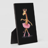 ピンクのチュチュのタンクトップを着たローラー スケートのキリン フォトプラーク (側面)