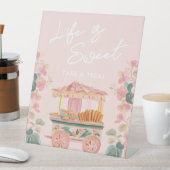ピンクのチュロスワゴン "Life is Sweet" 台座サイン (インサイチュ)
