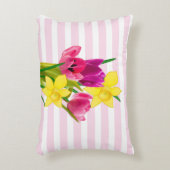 ピンクのチューリップと水仙の花アクセント枕 アクセントクッション (正面(垂直))