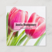 ピンクのチューリップと緑の葉の写真 スクエア名刺 (正面)