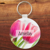 ピンクのチューリップと緑離れの写真 キーホルダー (正面)