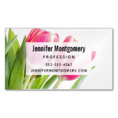 ピンクのチューリップと緑離れの写真 マグネット名刺 (正面)