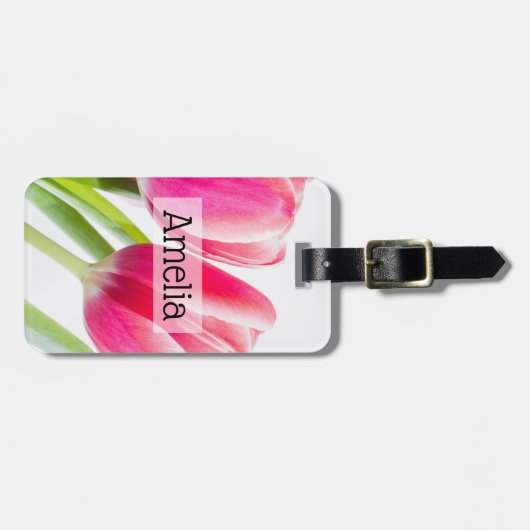 ピンクのチューリップと緑離れの写真 ラゲッジタグ (正面横)