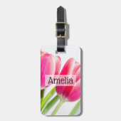 ピンクのチューリップと緑離れの写真 ラゲッジタグ (正面縦)