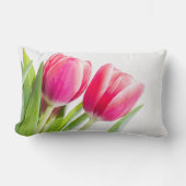 ピンクのチューリップと緑離れの写真 ランバークッション (正面)