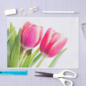 ピンクのチューリップと緑離れの写真 薄葉紙 (クラフト)