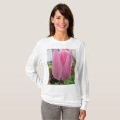 ピンクのチューリップフラワーズチューリップガーデンTシャツ Tシャツ (正面フル)