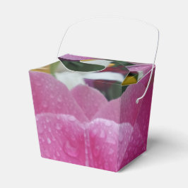 ピンクのチューリップフラワーテイクアウト特典ボックス フェイバーボックス