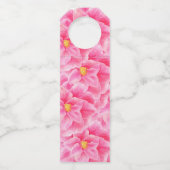 ピンクのツバキの水色の冬の春の結婚式 ボトルネックタグ (裏面)