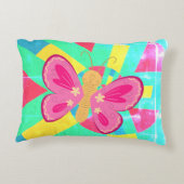 ピンクのティール（緑がかった色）と色あせた蝶のパターン アクセントクッション (裏面)