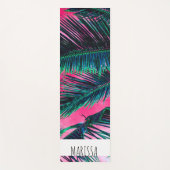 ピンクのティール(緑がかった色)の熱帯夏のヤシの木の葉状体 ヨガマット (正面)