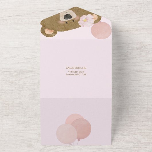 ピンクのテディ我々は心から女の子の赤ちゃんシャワーを待つことができる オールインワン招待状 (外側)