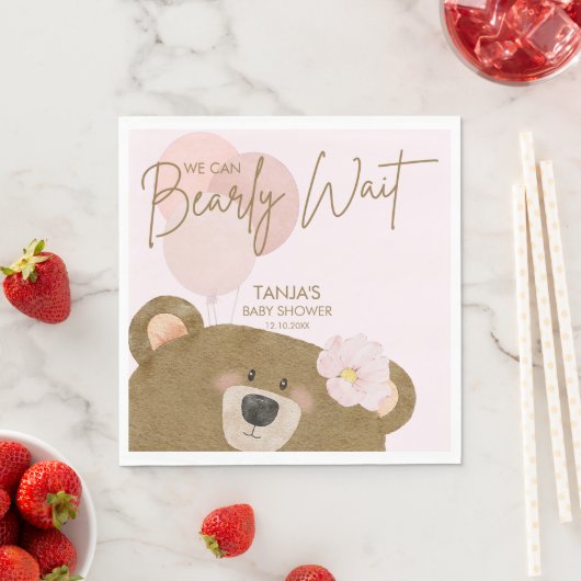 ピンクのテディ我々は心から女の子の赤ちゃんシャワーを待つことができる スタンダードランチョンナプキン (インサイチュ)