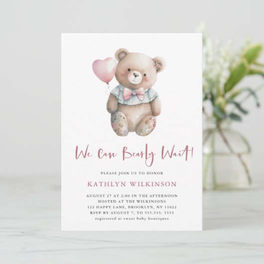 ピンクのテディ我々は心から女の子の赤ちゃんシャワーを待つことができる 招待状 (スタンド正面)