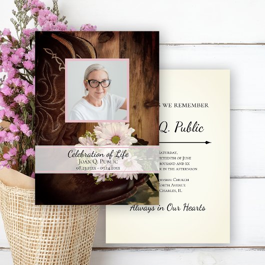 ピンクのデイジーとカウボーイブーツお祝いの生活 招待状