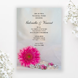 ピンクのデイジーとボタ結婚ンのリハーサルディナー 招待状